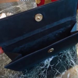 VINTAGE VANITY BLACK CLUTCH